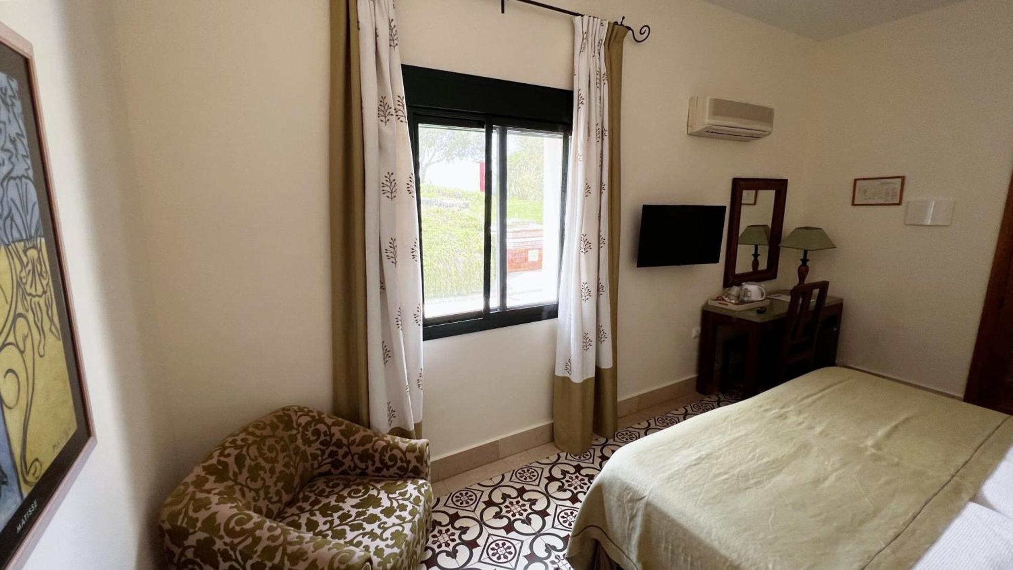 Hotel Sindhura 3*